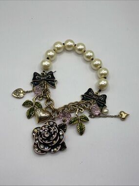 Betsey Johnson Y2K Charm bracelet